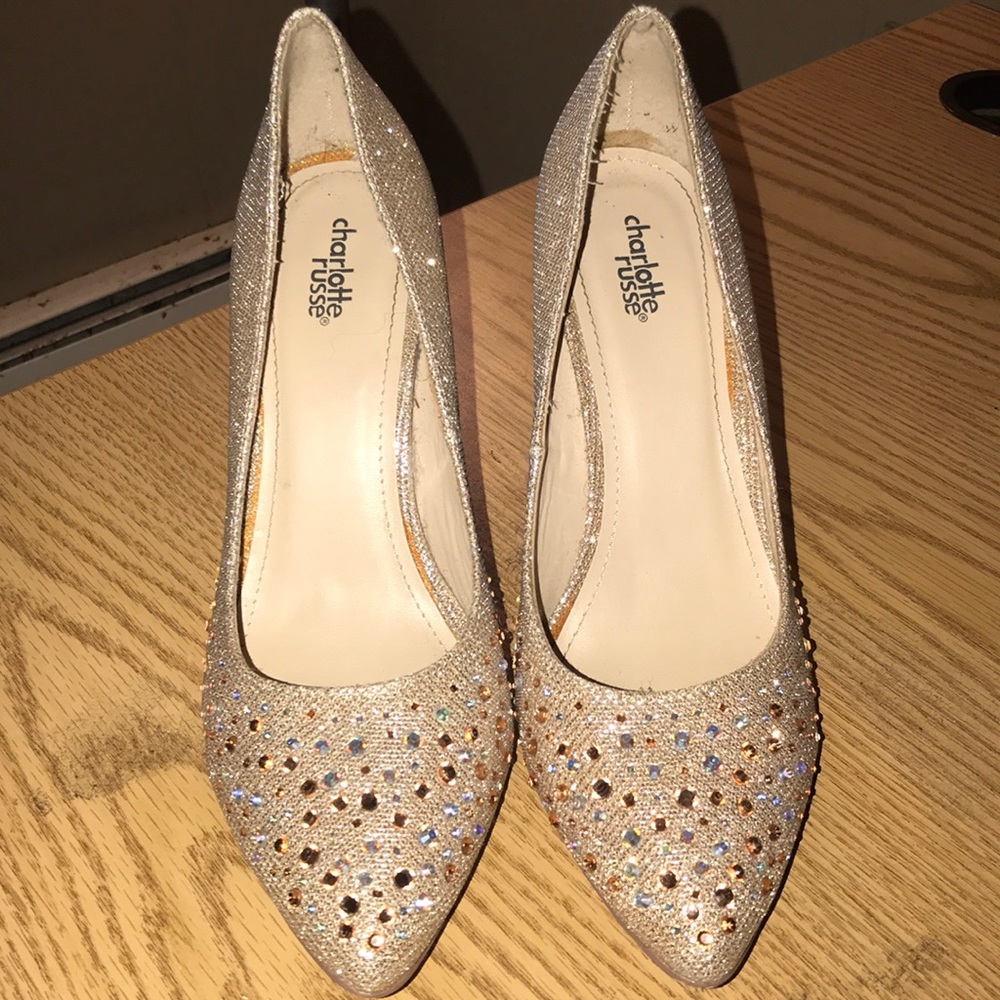 Pumps - Picture 2 of 4